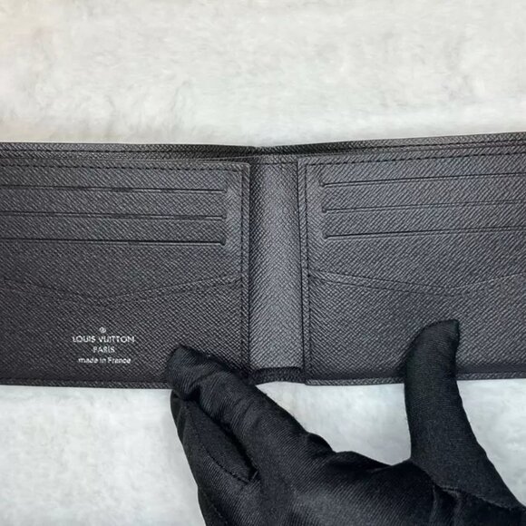 LOUIS VUITTON LV Damier Ebene Mutiple Wallet Good Condition - Picture 7 of 12